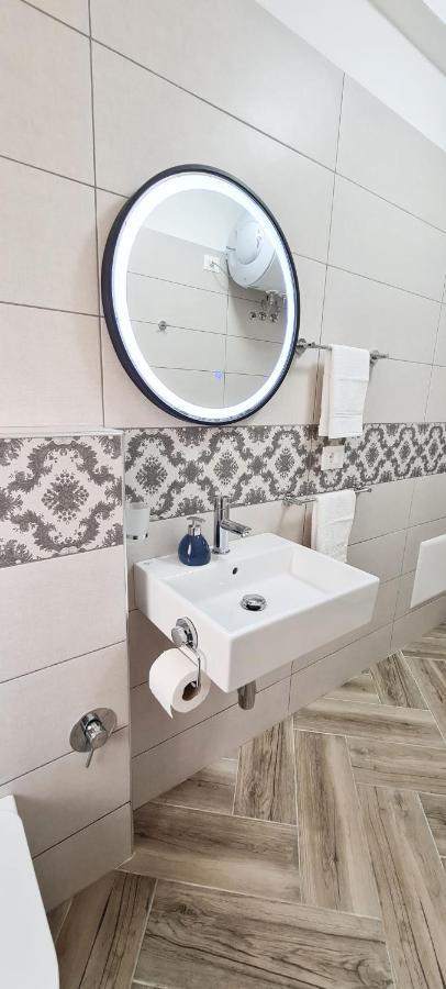 Appartement 2V1 - Blloku Zy à Tirana Extérieur photo