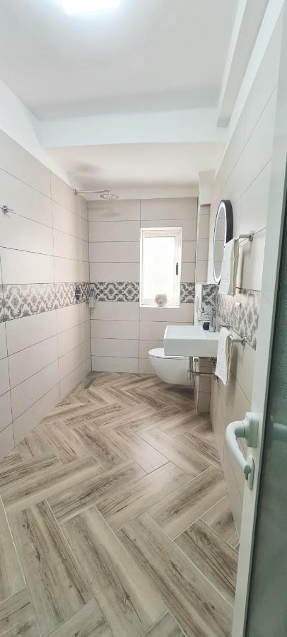 Appartement 2V1 - Blloku Zy à Tirana Extérieur photo